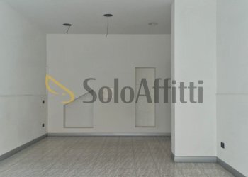 WhatsApp Image 2021-11-02 at 16.35.33.jpeg - Locale Commerciale Via Torrazzo 134, Catanzaro - foto 8