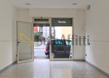 WhatsApp Image 2021-11-02 at 16.37.03.jpeg - Locale Commerciale Via Torrazzo 134, Catanzaro - foto 9