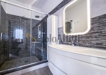 bagno in camera - Quadrilocale Salita Arenella, Napoli (zona Arenella) - foto 17