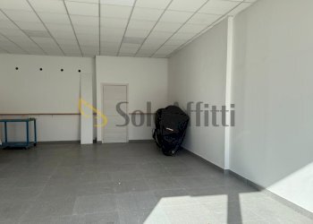 WhatsApp Image 2026-02-17 at 12.16.44(12).jpeg - Locale Commerciale Castelfidardo - foto 1