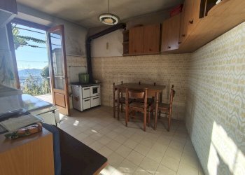 CASA DI PAESE DA RISTRUTTURARE IA04193 (9).jpg - Terratetto - Terracielo Località Grabbia 1, Lucca - foto 6