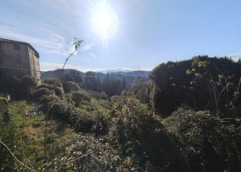 CASA DI PAESE DA RISTRUTTURARE IA04193 (11).jpg - Terratetto - Terracielo Località Grabbia 1, Lucca - foto 8