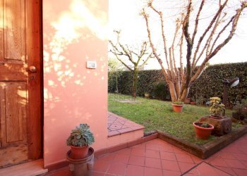 villetta d\'angolo in ottime condizioni45.JPG - Villa a Schiera Via dei Malfatti 20, Lucca - foto 2