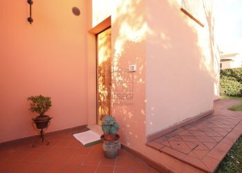 villetta d\'angolo in ottime condizioni40.JPG - Villa a Schiera Via dei Malfatti 20, Lucca - foto 7