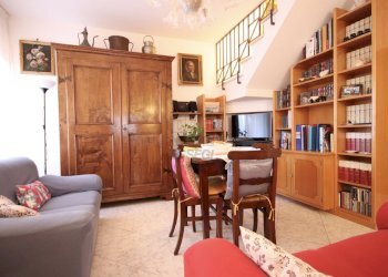 villetta d\'angolo in ottime condizioni28.JPG - Villa a Schiera Via dei Malfatti 20, Lucca - foto 9