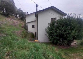 WhatsApp Image 2025-03-06 at 3.53.46 PM.jpeg - Townhouse Via XXIV Maggio 140, Novafeltria - photo 1