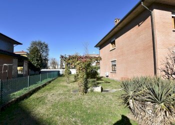 giardino - Casa indipendente Via XXV Aprile 30, San Pietro in Casale - foto 8