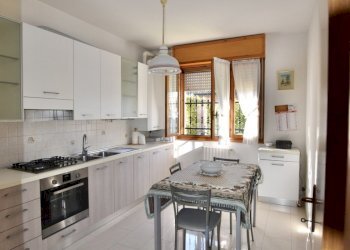 cucina - Casa indipendente Via XXV Aprile 30, San Pietro in Casale - foto 19