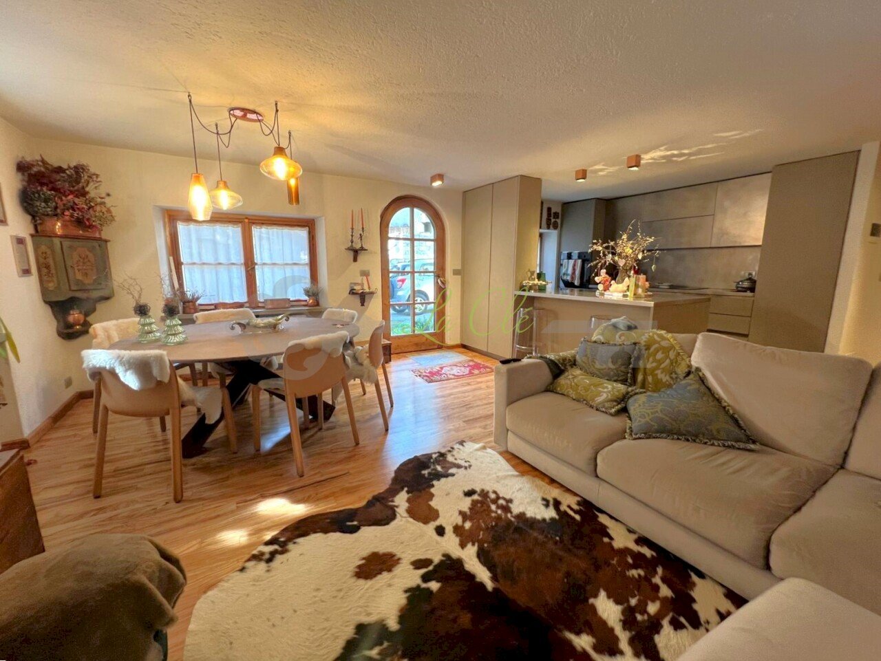 VENDITA COURMAYEUR - SOGGIORNO/ZONA PRANZO - Three-room apartment Courmayeur - photo 3