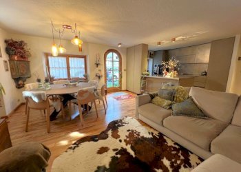 VENDITA COURMAYEUR - SOGGIORNO/ZONA PRANZO - Three-room apartment Courmayeur - photo 3