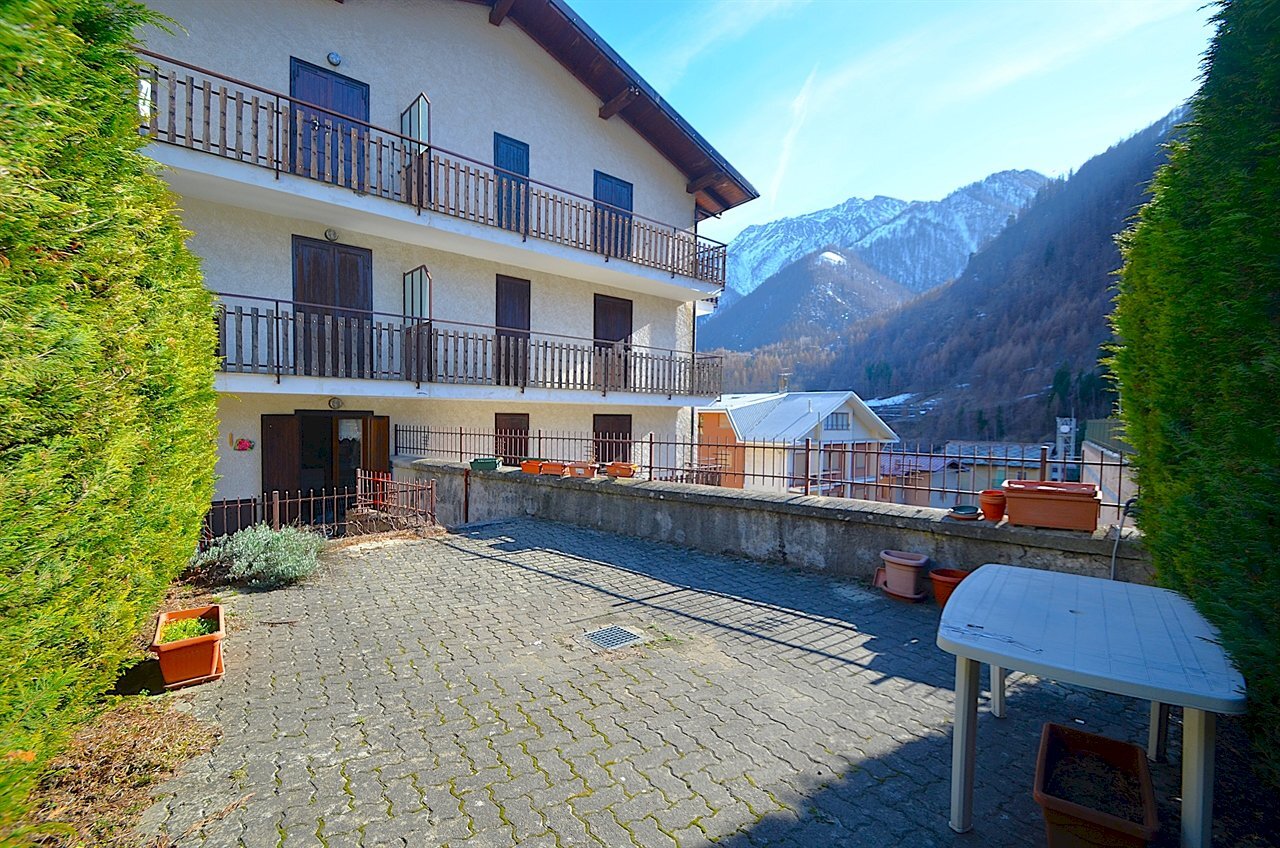 Two-room apartment Via Umberto I  106, Fenestrelle - photo 1