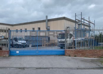 WhatsApp Image 2026-02-23 at 10.14.04.jpeg - Locale Commerciale Via Dell'artigianato 300, Livorno - foto 1