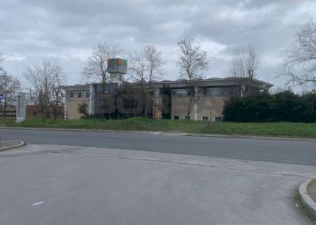 WhatsApp Image 2026-02-23 at 10.14.08 (1).jpeg - Locale Commerciale Via Dell'artigianato 300, Livorno - foto 18