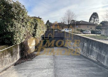 Box Via Gualtiero Berti 18, Maccagno con Pino e Veddasca - foto 4