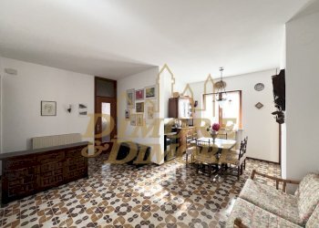 Salotto - Villa Via Gualtiero Berti 3, Maccagno con Pino e Veddasca - foto 5