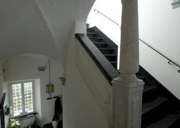 SCALA AL PIANO SUP..JPG - Casa indipendente Genova (zona Staglieno) - foto 12