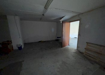 WhatsApp Image 2026-03-13 at 19.34.24 (12).jpeg - Capannone Via Lamarmora 92, Sanremo - foto 11