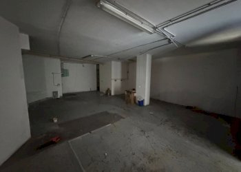 WhatsApp Image 2026-03-13 at 19.34.25.jpeg - Capannone Via Lamarmora 92, Sanremo - foto 14