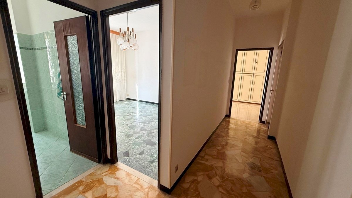 disimpegno - Trilocale Via Chiappino, Savona - foto 3