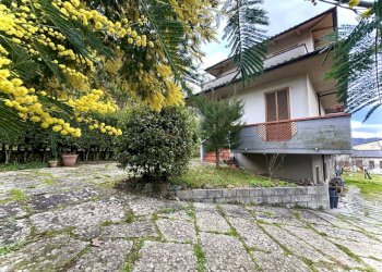 giardino - Villa Strada Vicinale la Saccia Castagneta, Vernio - foto 1