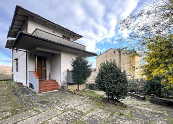 giardino - Villa Strada Vicinale la Saccia Castagneta, Vernio - foto 2