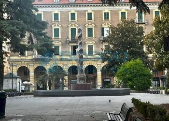 a6e2e26f6531a4885790aef7cf4f1029_L.jpg - Appartamento Piazza Benedetto Brin 5, La Spezia - foto 1