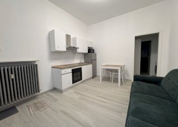 soggiorno - Bilocale Via Pietro Cavezzale 4E, Torino (zona Vanchiglia) - foto 2
