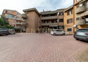 DSC02425.jpg - Quadrilocale Via Teseo, Catania - foto 2