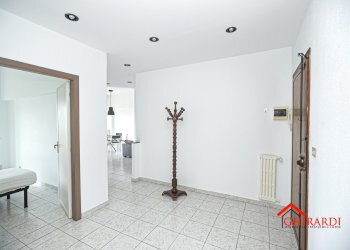 1.1 ingresso.jpg - Appartamento VIA ALFREDO D'ANDRADE, Genova (zona Sestri Ponente) - foto 3