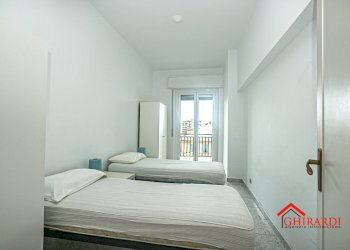 4.0 camera1.jpg - Appartamento VIA ALFREDO D'ANDRADE, Genova (zona Sestri Ponente) - foto 11