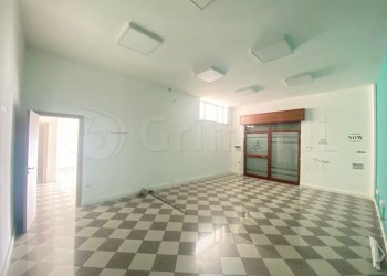 04.JPG - Locale Commerciale Giugliano in Campania - foto 4