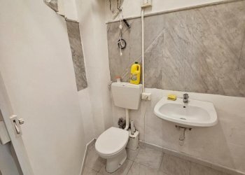 SGABUZZINO E BAGNO (5).jpg - Locale Commerciale Via Giovanni Tommaso Invrea 46, Genova (zona Foce) - foto 12