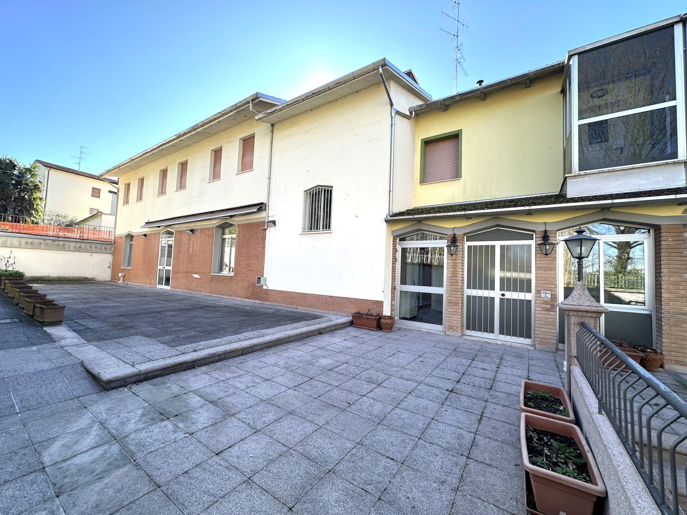 Facciata - Albergo - Struttura ricettiva via Montanara, 414 A, Imola - foto 2