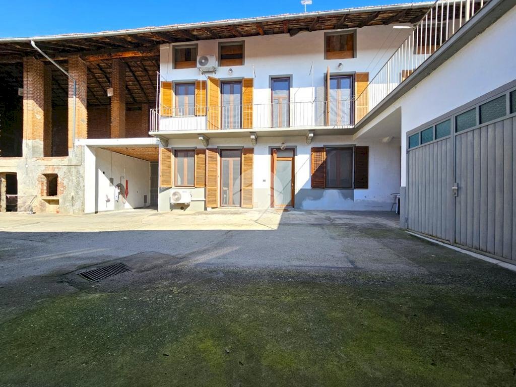 Independent house Via Camino, Caluso - photo 1