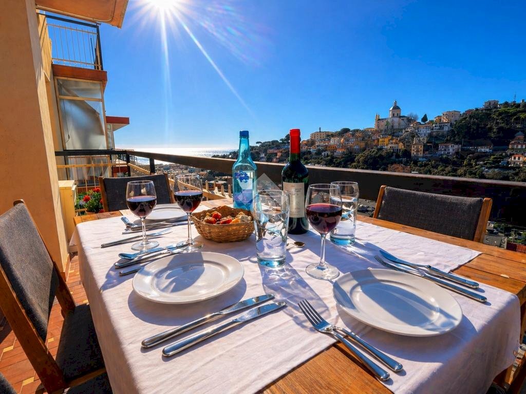 Two-room apartment Via Dante Alighieri, Sanremo - photo 1