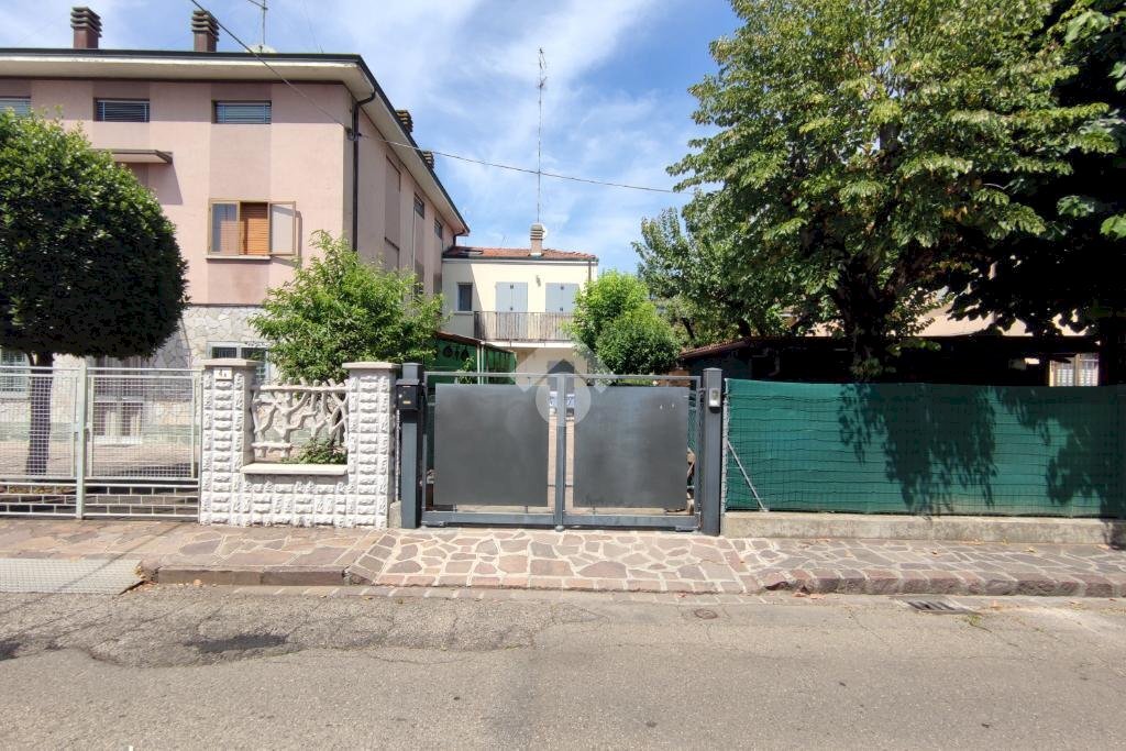 Semi-detached house Via rossi lelio, Carpi - floor plans 1