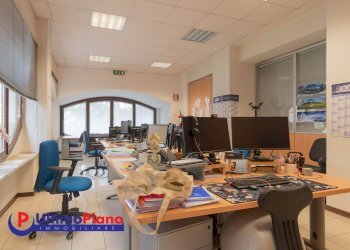 Ufficio Via Duca Degli Abruzzi 4, Aosta - foto 43