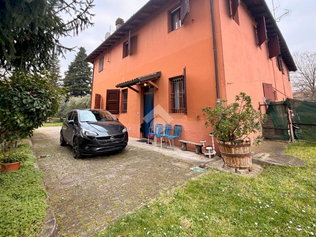 Portion of a house Via Viazza in Destra, Budrio - photo 3