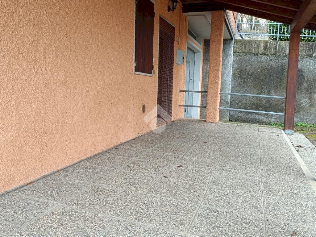 Four-room apartment Via Martiri della Resistenza, Toano - photo 3