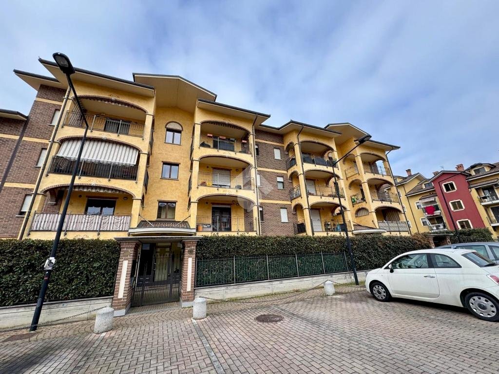 Trilocale Via Giorgio Perlasca, Leini - foto 1