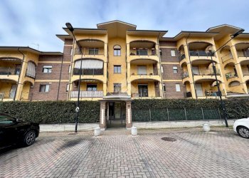 Trilocale Via Giorgio Perlasca, Leini - foto 1