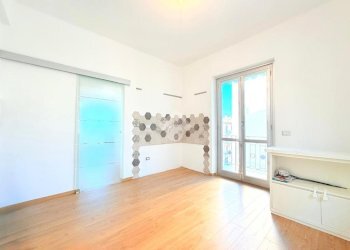 Quadrilocale Via L. Calda, Genova (zona Borzoli) - foto 6