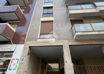 Box Via Lario, Milano (zona Isola) - foto 1