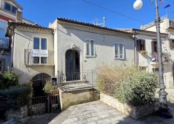 Foto 2 - Casa semi indipendente Piazza del popolo
 
9, Montemarano - foto 2