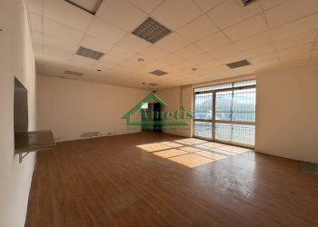 Foto 1 - Locale Commerciale Via Piani, Imperia - foto 1