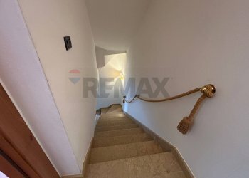 Scale - Casa semi indipendente Contrada Laguna
 
16, San Zeno di Montagna - foto 14