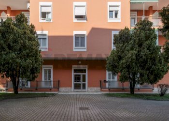 Edificio all\'aperto - Trilocale VIA PASUBIO
 
39, Cesano Boscone - foto 4