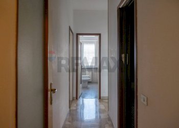 Hall / corridoio - Trilocale VIA PASUBIO
 
39, Cesano Boscone - foto 23