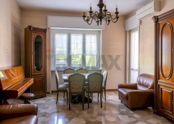 Sala da pranzo - Trilocale VIA PASUBIO
 
39, Cesano Boscone - foto 37