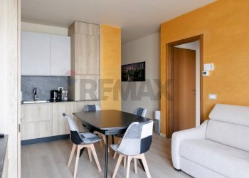 Sala da pranzo - Two-room apartment VIA VENEZIA
 
15, Usmate Velate - photo 5